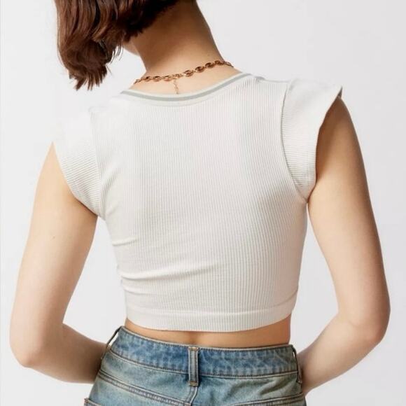 Urban Outfitters Out From Under Go For Gold Seamless Top Ivory Cream Size M - Picture 3 of 6